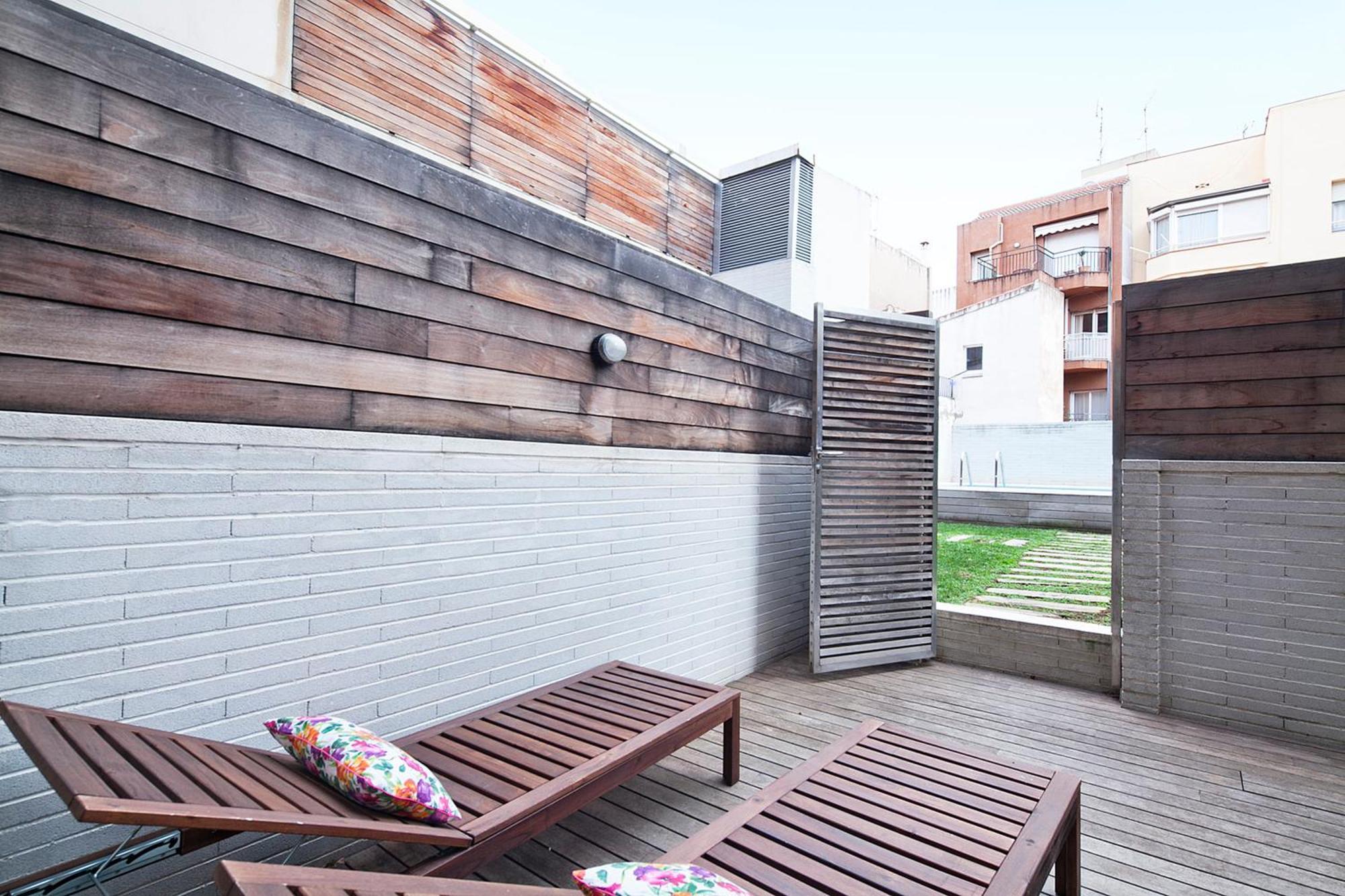 My Space Emirates - Splendid Apartment With Terrace And Pool Near Park Gueell Barcelona Exterior photo