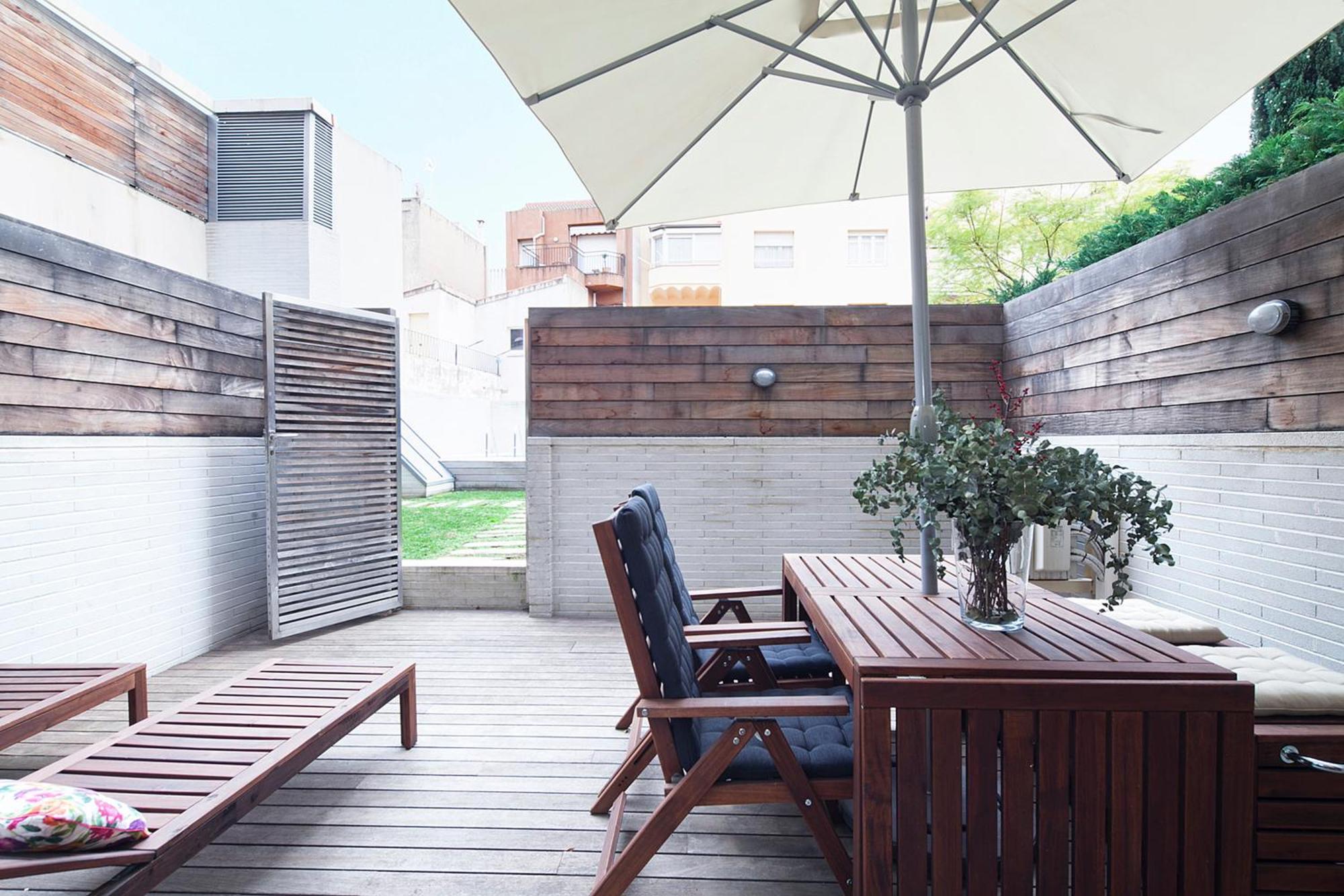My Space Emirates - Splendid Apartment With Terrace And Pool Near Park Gueell Barcelona Exterior photo