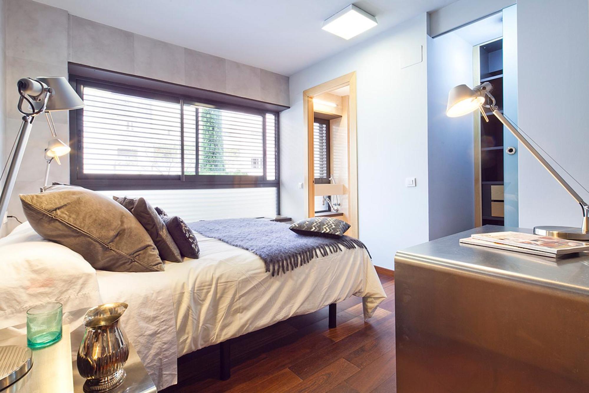My Space Emirates - Splendid Apartment With Terrace And Pool Near Park Gueell Barcelona Exterior photo