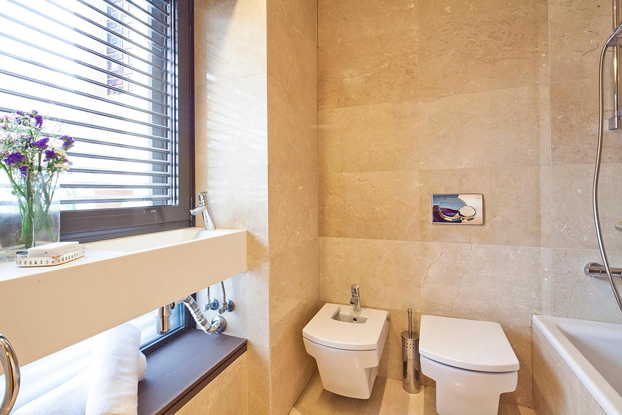 My Space Emirates - Splendid Apartment With Terrace And Pool Near Park Gueell Barcelona Exterior photo