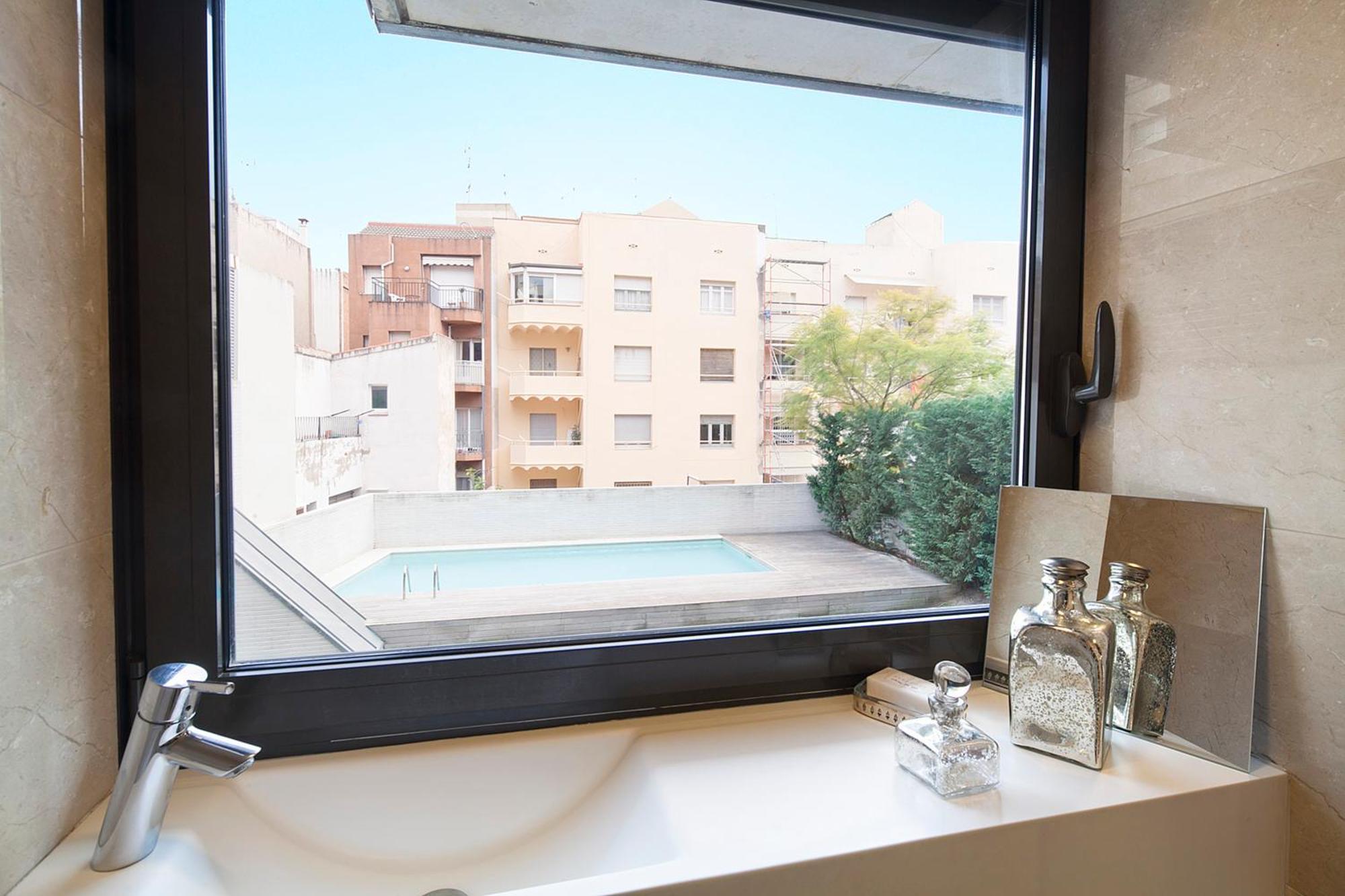 My Space Emirates - Splendid Apartment With Terrace And Pool Near Park Gueell Barcelona Exterior photo