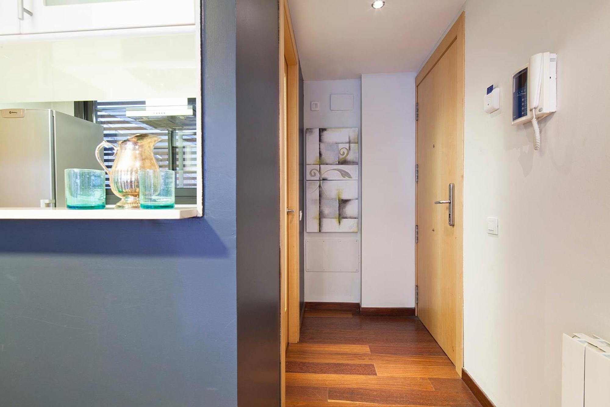 My Space Emirates - Splendid Apartment With Terrace And Pool Near Park Gueell Barcelona Room photo