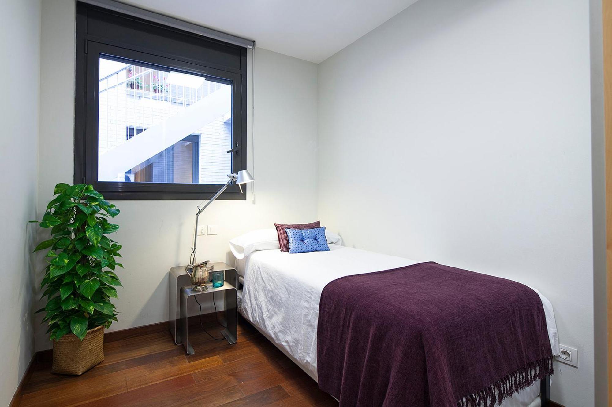 My Space Emirates - Splendid Apartment With Terrace And Pool Near Park Gueell Barcelona Room photo